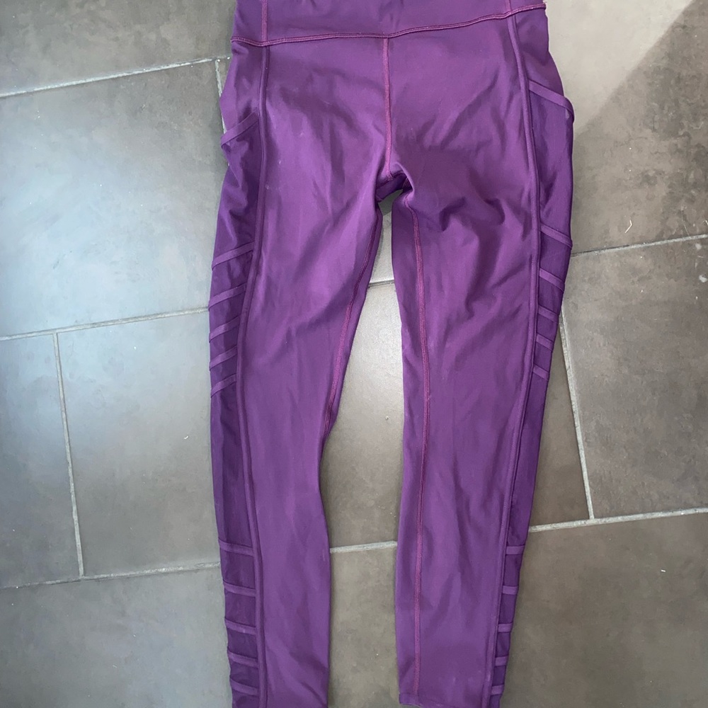 LULULEMON leggings size 10 25in